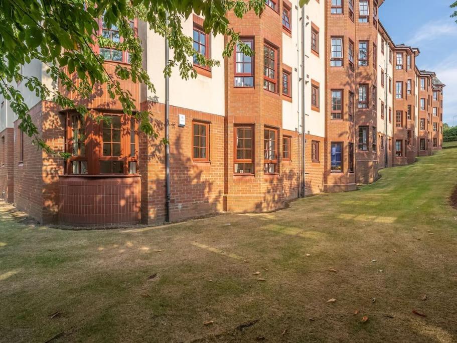 Luxury 2Bed 2Bath Flat In City Centre- Free Parking! Apartment Edinburgh Exterior photo