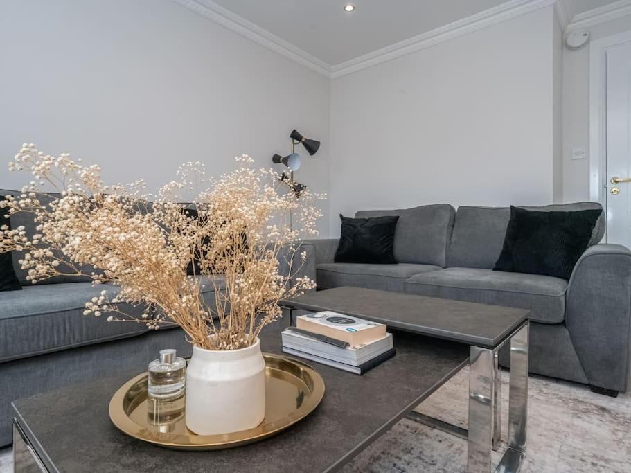 Luxury 2Bed 2Bath Flat In City Centre- Free Parking! Apartment Edinburgh Exterior photo